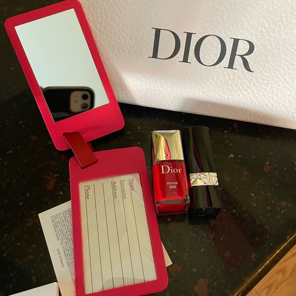 Dior 3 piece set Nail Lips and mirror luggage tag - Picture 2 of 6